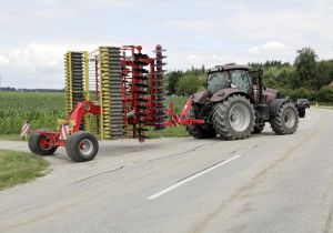 Déchaumeurs à disques traînés repliables Pöttinger Terradisc T