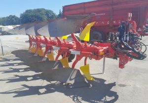 Charrue Pöttinger Servo 45 M + Nova