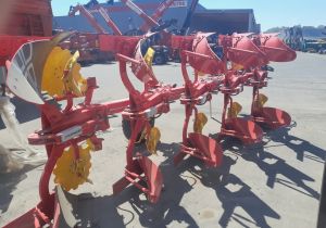 Charrue Pöttinger Servo 45 M + Nova