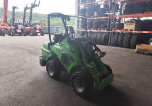 Chargeur articulé Avant 528 TDL