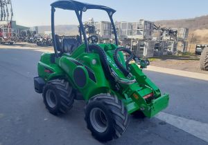 Chargeur articulé Avant 645i TDL