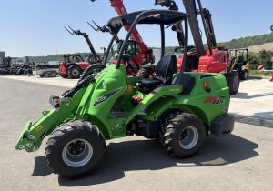 Chargeur articulé Avant 735i TDL