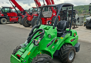 Chargeur articulé Avant 635i TDL