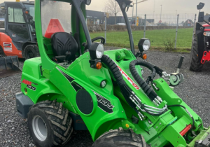 Chargeur articulé Avant 635i TDL